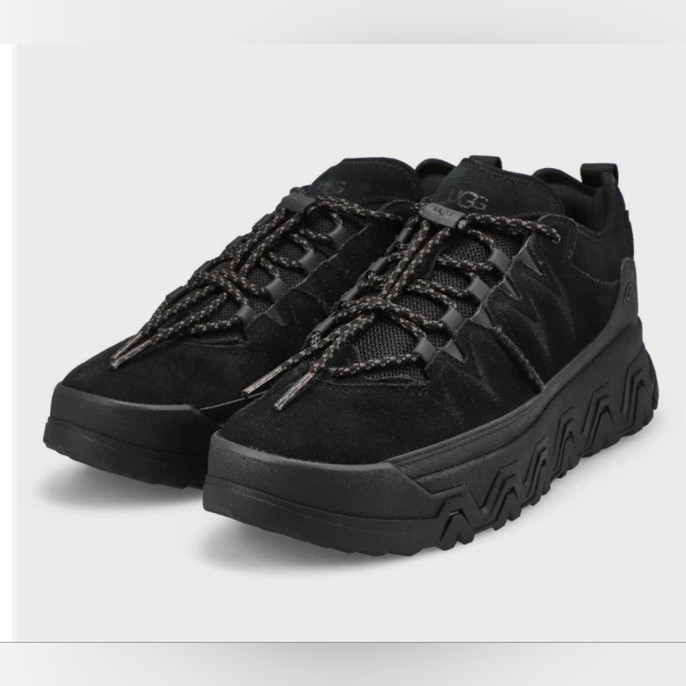 New UGG® - Men's CapTrail Low Shoes Leather suede (1158252-BLK) Size 7 or w9